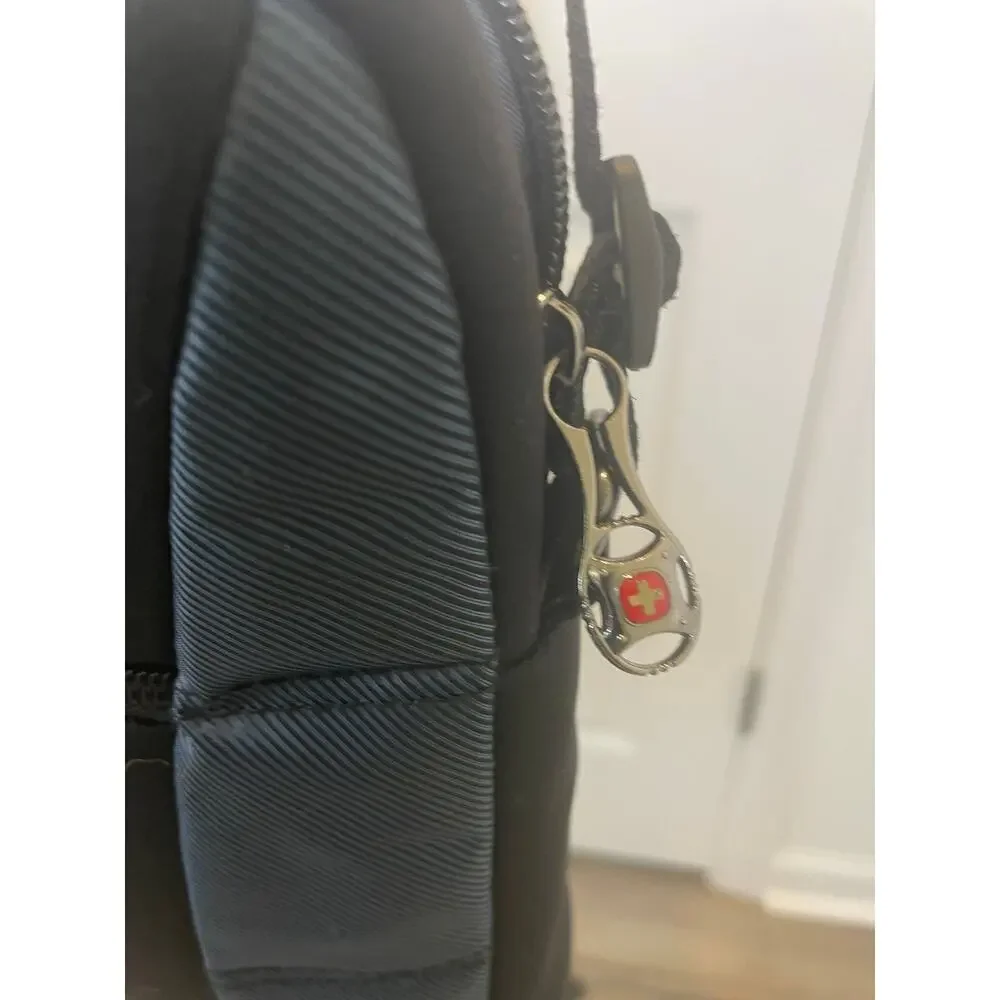 SWISSGEAR WENGER SHERPA LAPTOP‎ BAG 17’ PADDED ADJUSTABLE STRAP VERSATILE